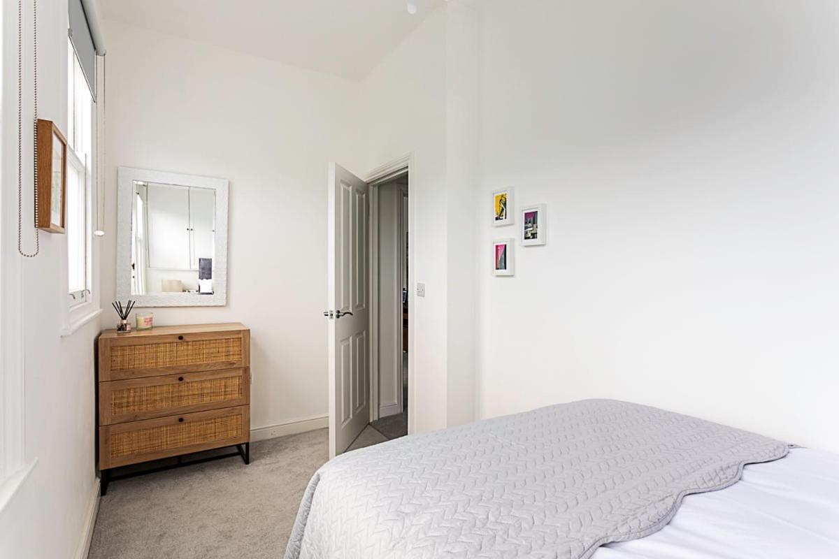 Chic 2-bed Flat In Leafy Clapham South Londres